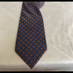 Windsor tie Blu background